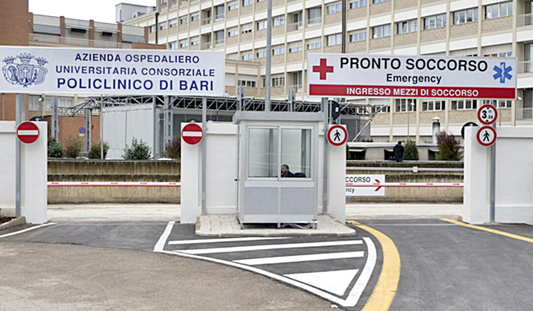 L’ingresso del pronto soccorso del Policlinico di Bari