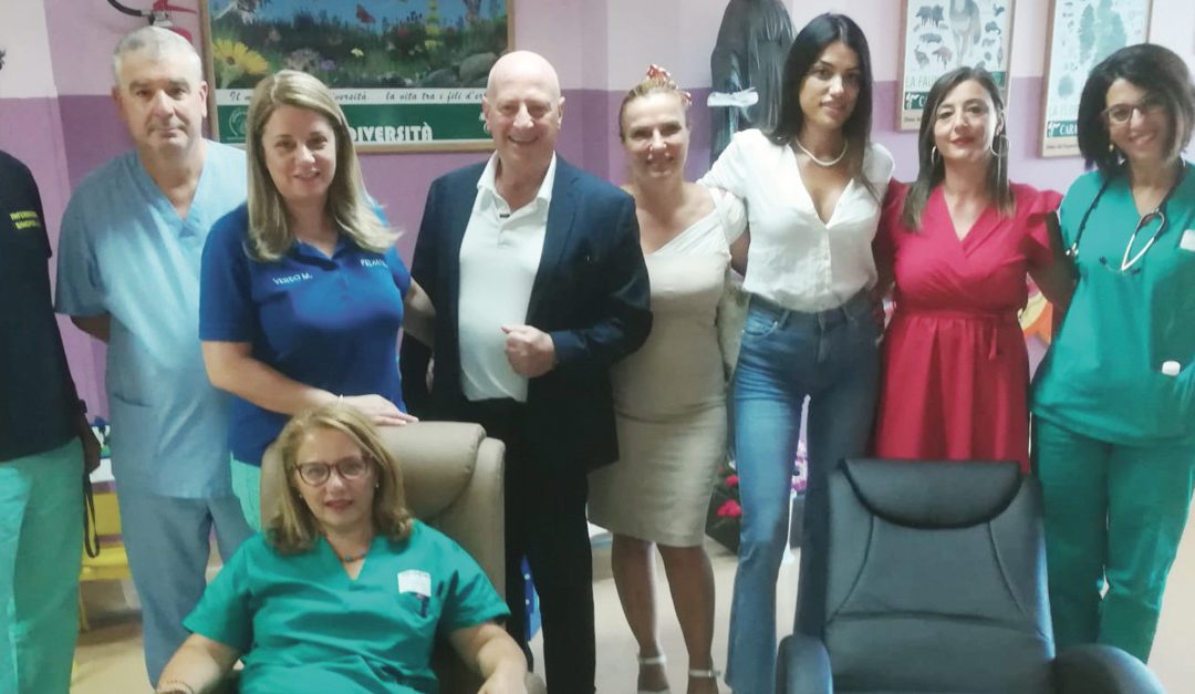 La consegna delle poltrone