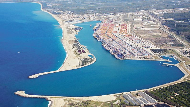 Il porto di Gioia Tauro si "allunga" verso nord: nuovo collegamento ferroviario