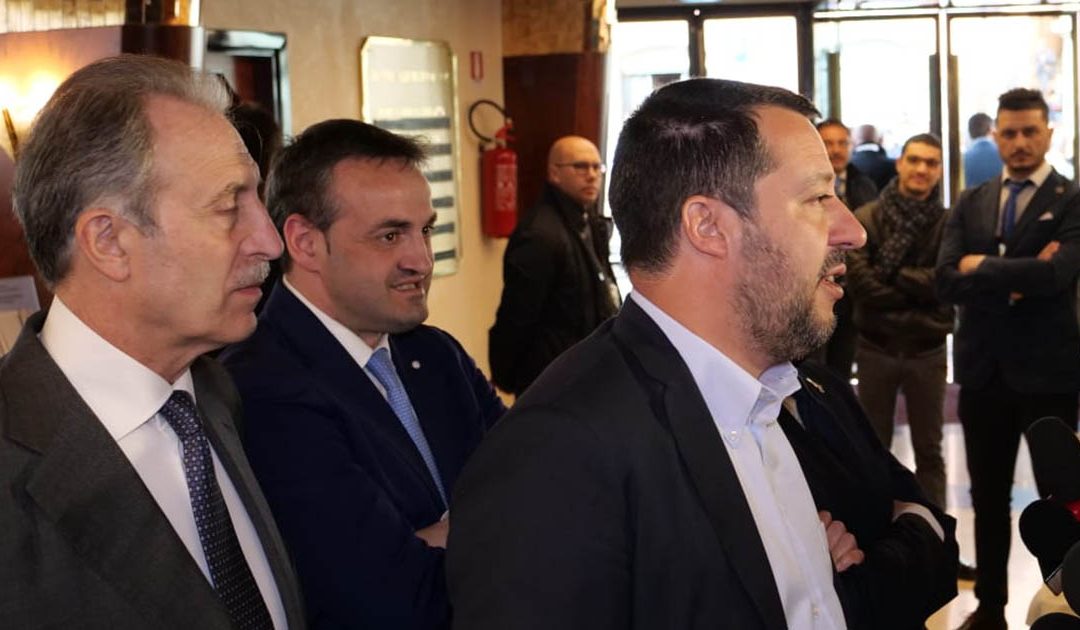 FOTO – La visita (con contestazione) di Matteo Salvini a Potenza