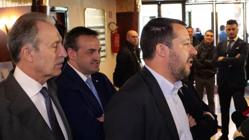 FOTO – La visita (con contestazione) di Matteo Salvini a Potenza