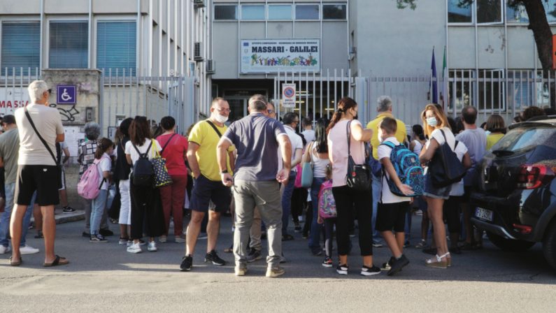 Scuola, a Bari primo giorno nel caos