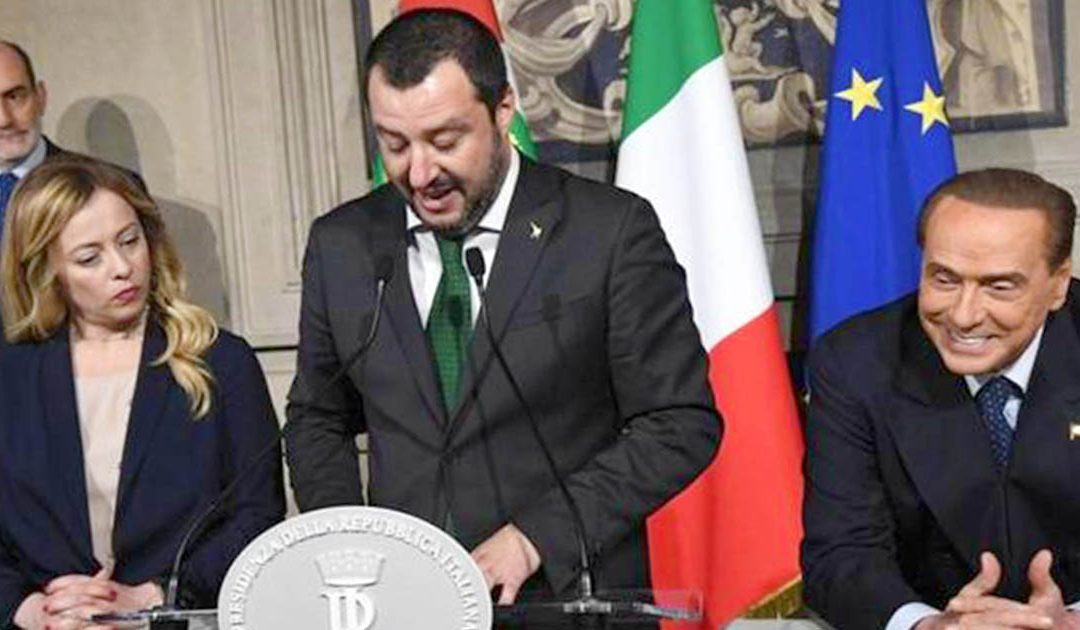 Salvini con al fianco Meloni e Berlusconi durante le consultazioni per il governo