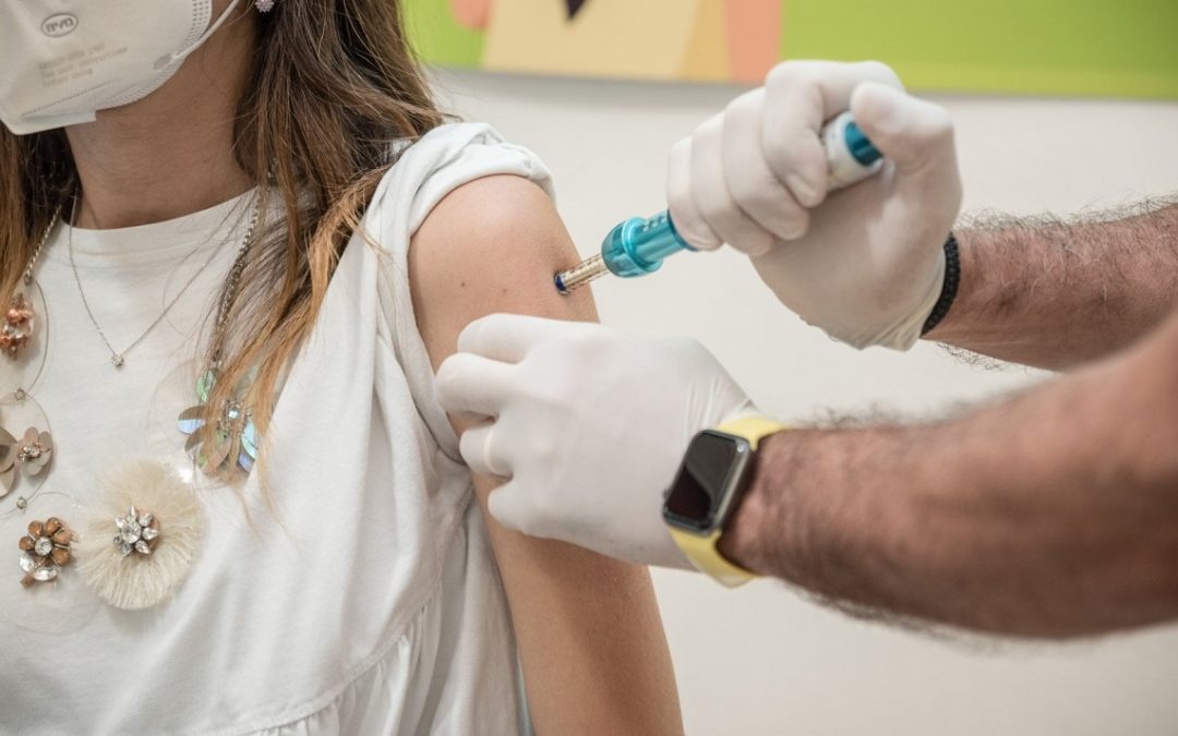 Un vaccino con la siringa senza ago