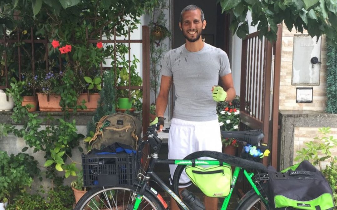 Alberto Megale con la sua bici
