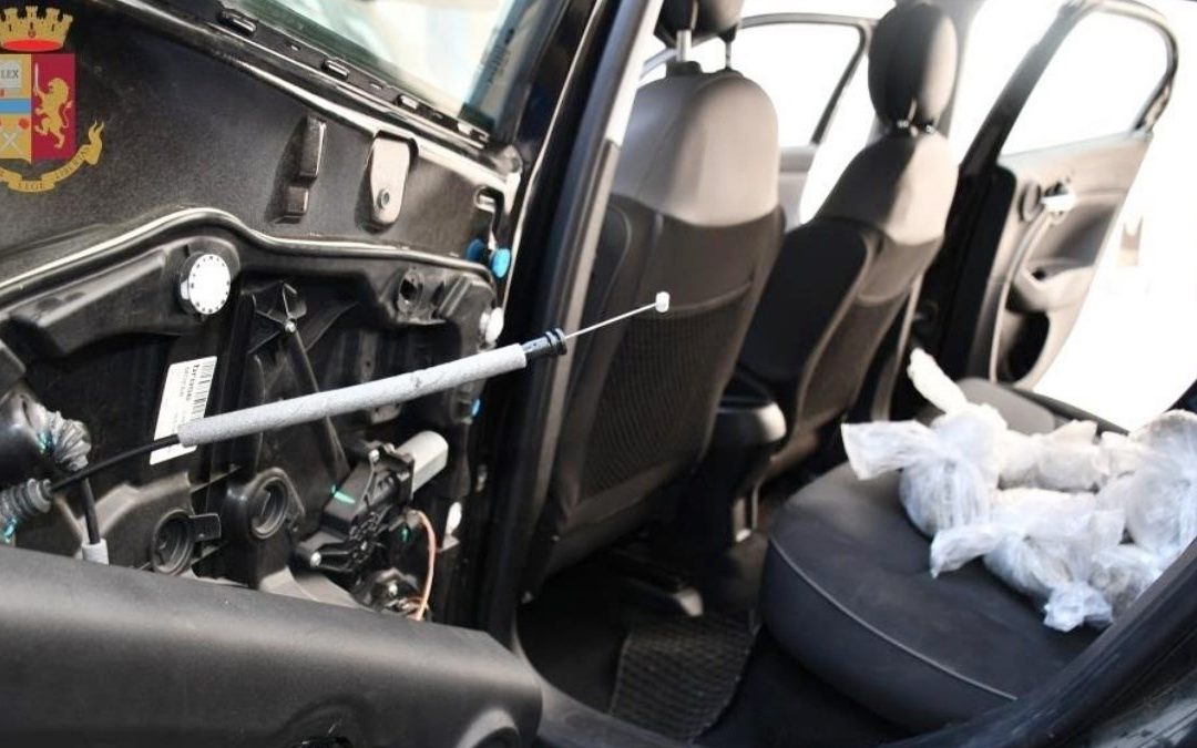 L'auto all'interno della quale è stata rinvenuta la marijuana