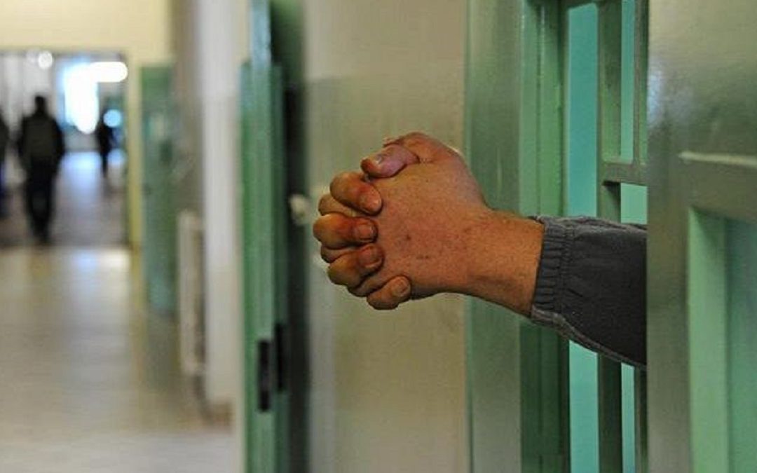 Uno smartphone ritrovato in una cella del carcere Panzera di Reggio Calabria