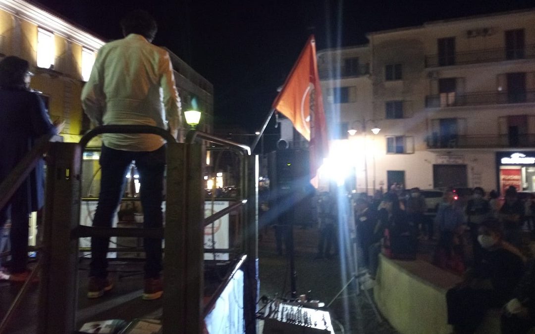 Il comizio di Carlo Tansi a Paola