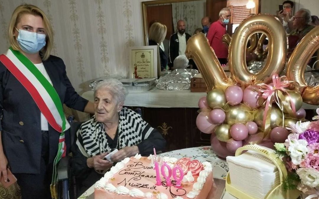 Nuzza Spanò con il sindaco Kety Belcastro