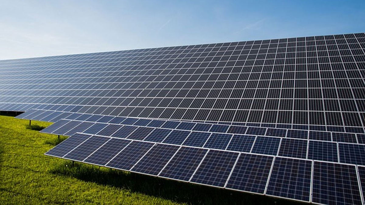 https://www.quotidianodelsud.it/wp-content/uploads/2021/09/impianto-fotovoltaico.jpg