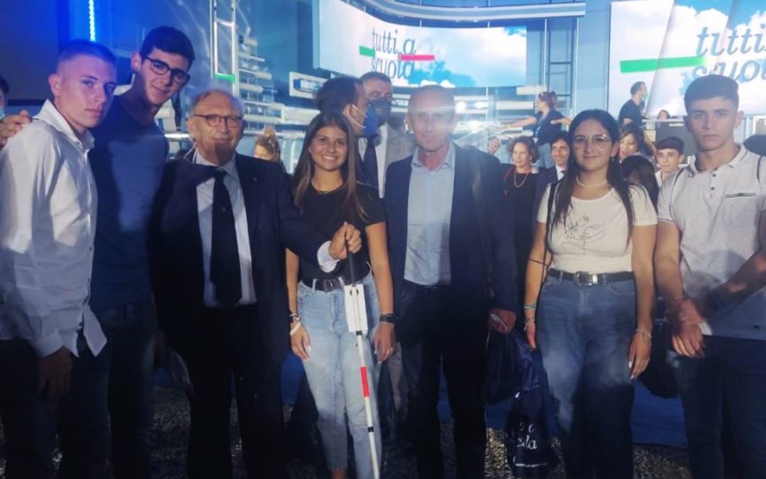 I ragazzi di Nicotera con il ministro dell'Istruzione Patrizio Bianchi