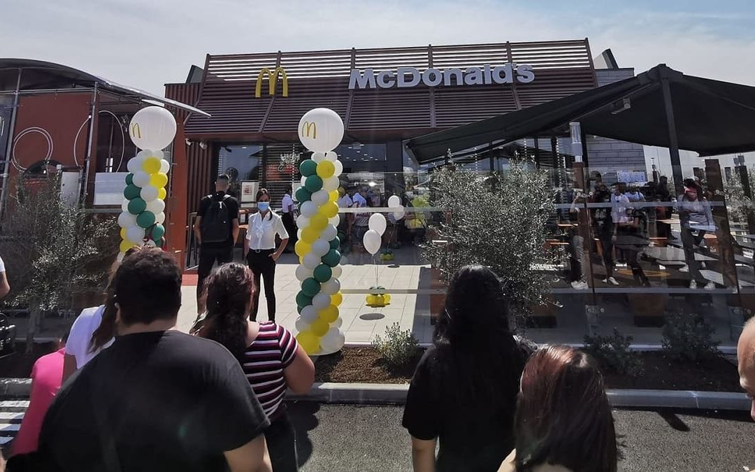 McDonald’s a Corigliano Rossano, lunghe code per un panino dopo quelle per i tamponi