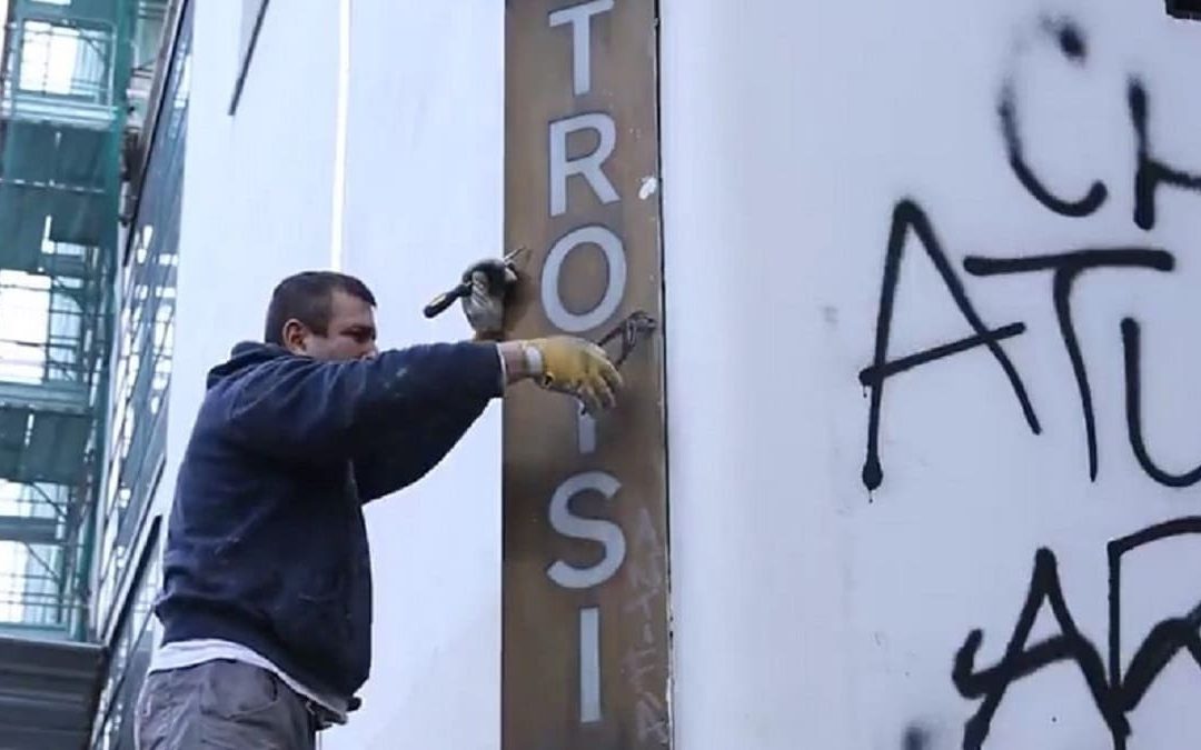 I lavori per l'apertura del nuovo cinema Troisi a Roma