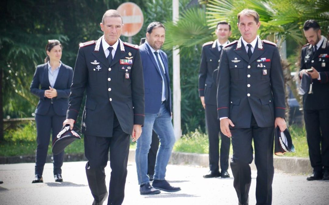 Il generale Andrea Paterna con il comandante provinciale Bruno Capece a Vibo