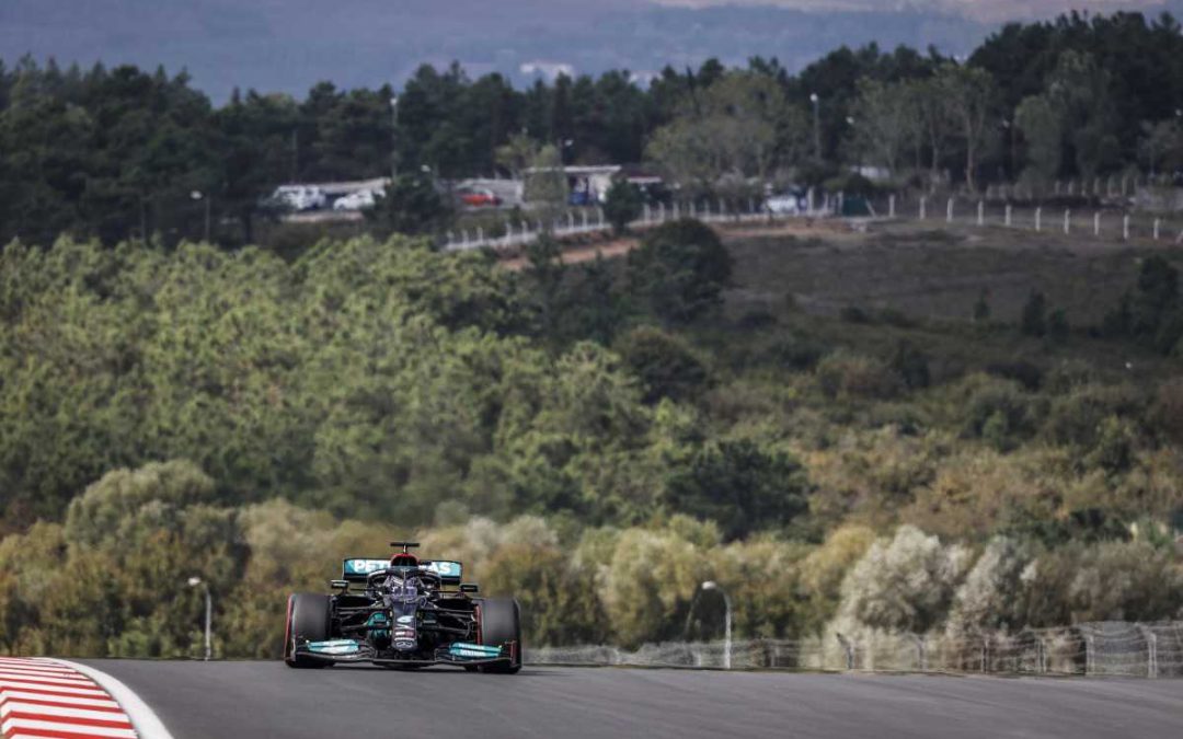 Hamilton domina le libere in Turchia ma Leclerc è vicino