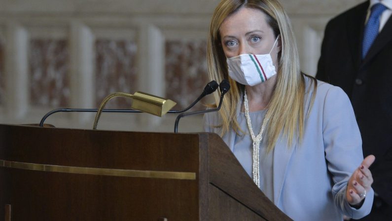 Meloni “Scontri volutamente permessi, è strategia della tensione”