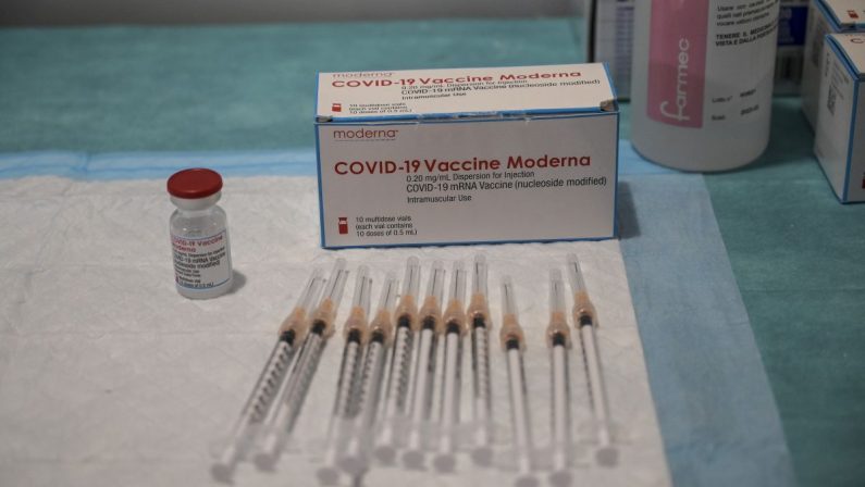 Vaccino, con l’obbligo del green pass in crescita le prime dosi