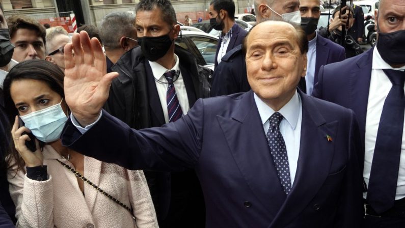 Governo, Berlusconi “Sarebbe irresponsabile un voto anticipato”
