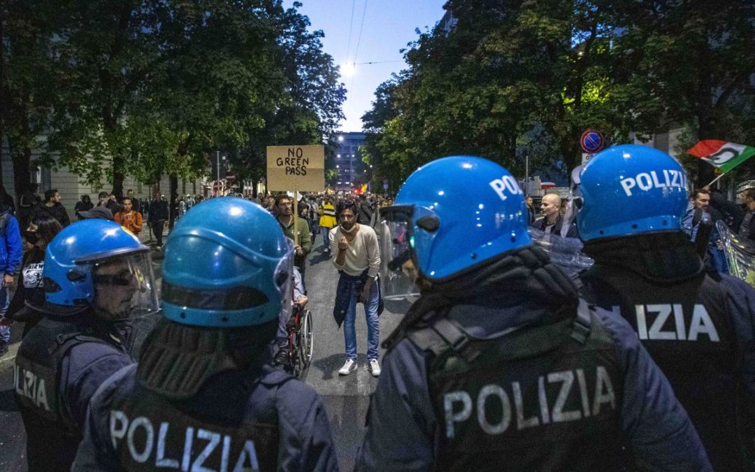 Green Pass, A Milano un arresto e 83 denunciati