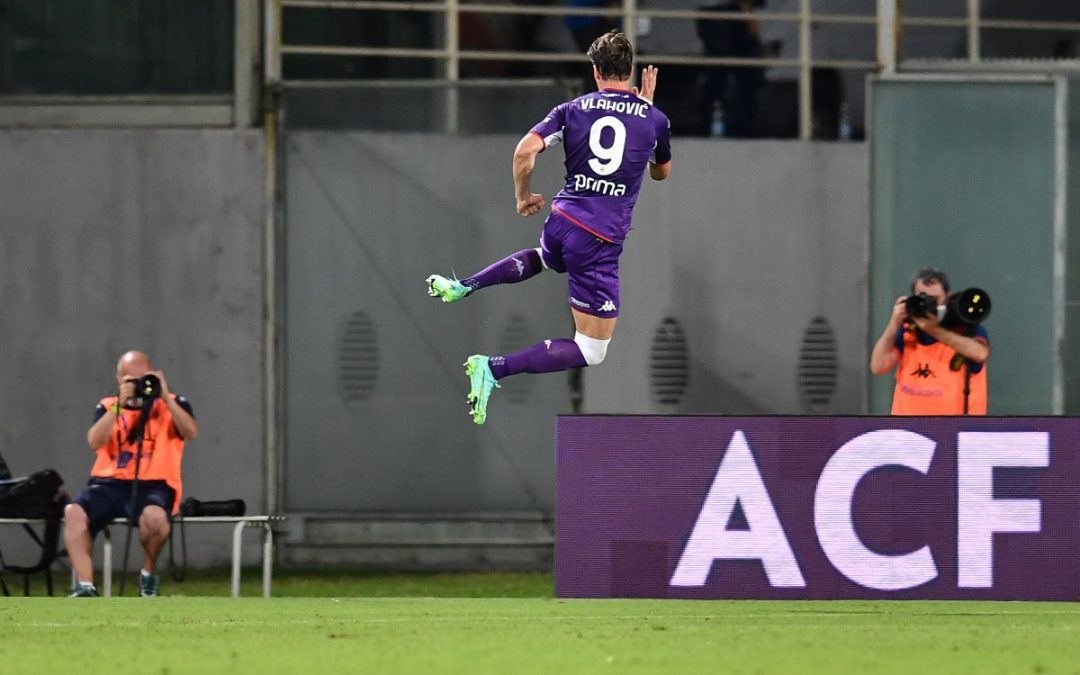 Fiorentina-Cagliari 3-0, gran gol di Vlahovic