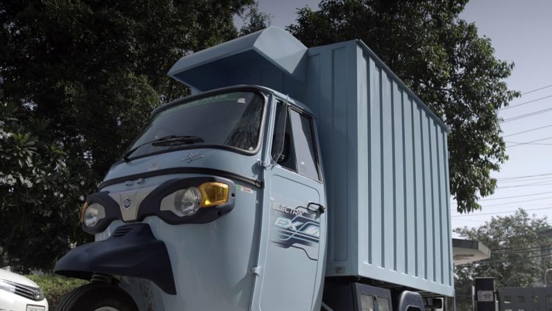 Piaggio insieme a bp per mobilità elettrica in Europa, India e asia