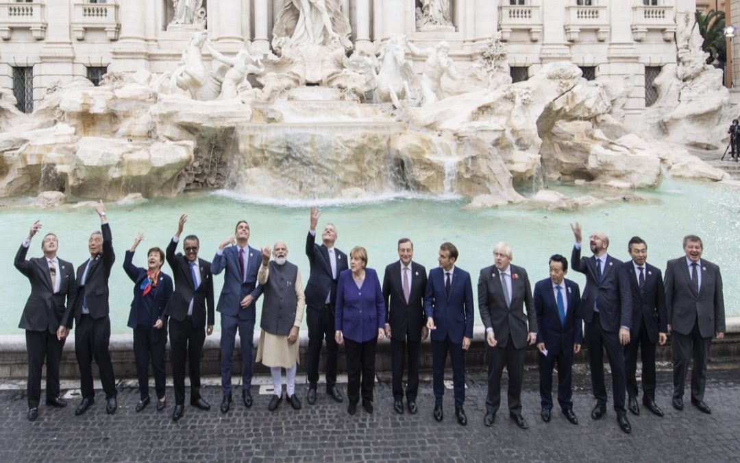 G20, Draghi e i leader a Fontana di Trevi lanciano la monetina