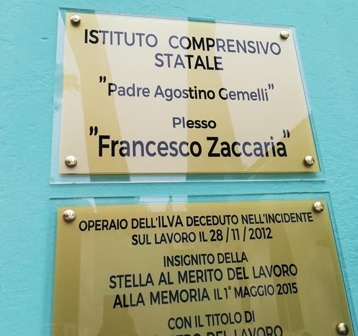 la nuova targa della scuola