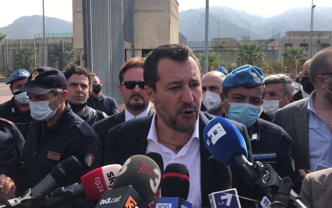 Salvini “Errore finanziare reddito cittadinanza e tagliare pensioni”