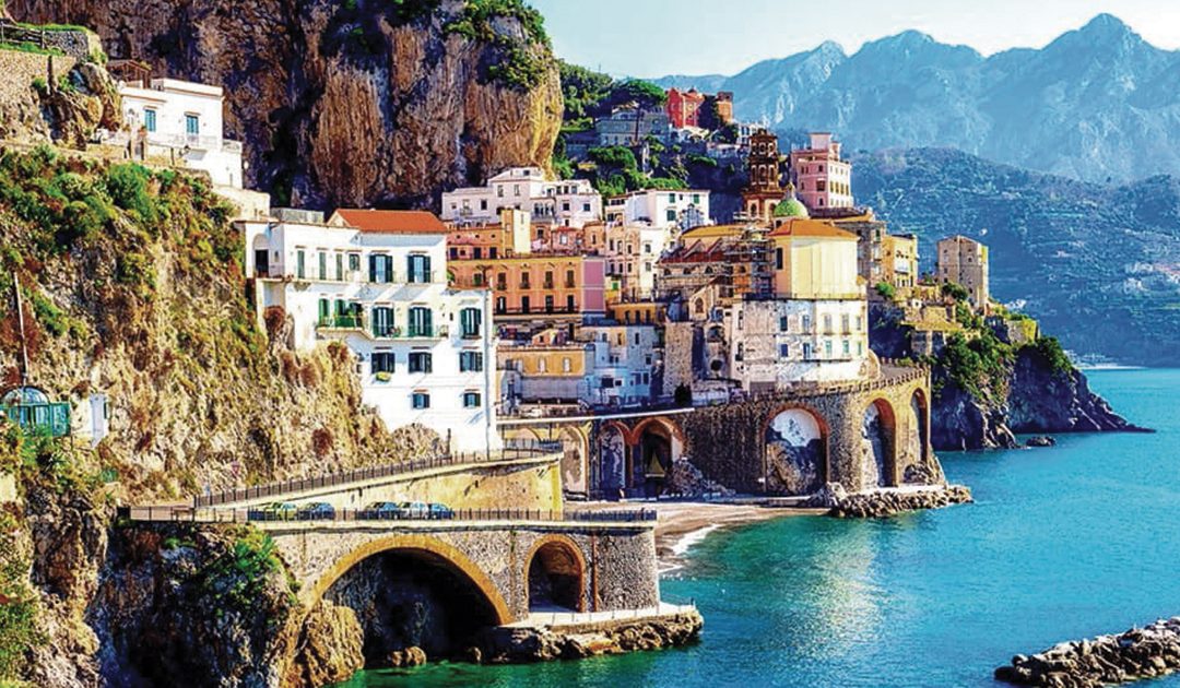 Atrani, sulla Costiera Amalfitana, è il Comune italiano con la più piccola superficie 0,20 km quadrati
