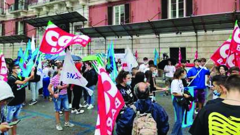 Scuola, a Bari il turno unico divide