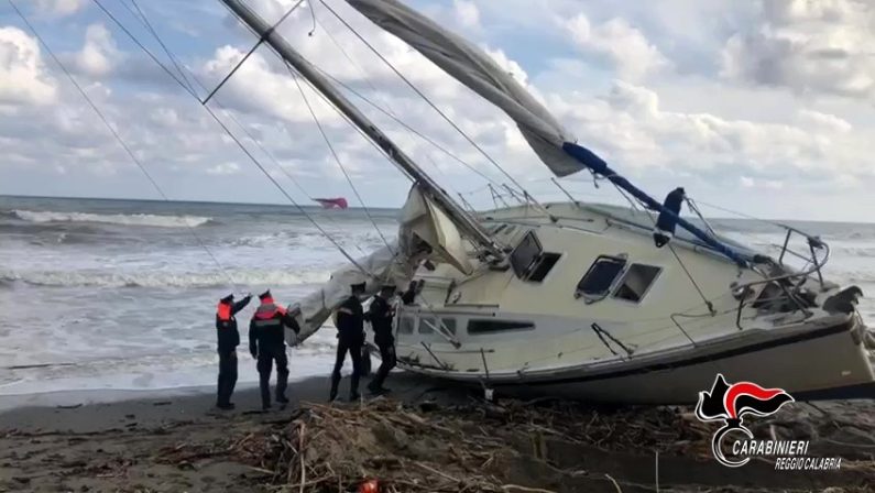 Sbarco di migranti, arrestati due scafisti nel Reggino: cercavano di fuggire