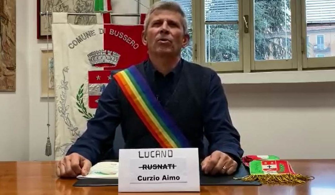 VIDEO – «Oggi mi chiamo Lucano»: l’iniziativa del sindaco di Bussero a sostegno dell’ex primo cittadino di Riace