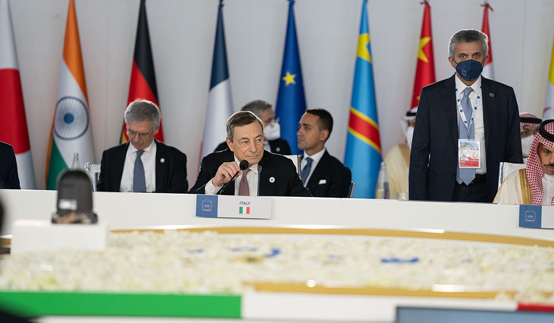 Mario Draghi presiede i lavori della seconda giornata del G20 per l'accordo sul clima
