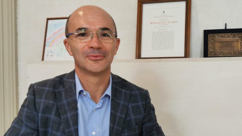 Parla il sindaco di Reggio Emilia: «Riunire la comunità calabrese e quella emiliana»