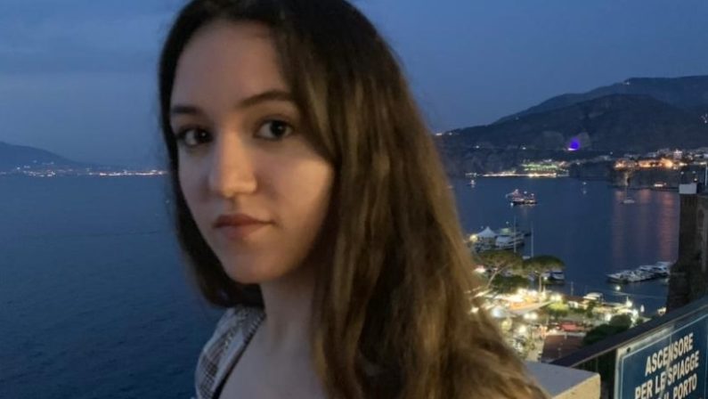 La storia di Lucia Schiavone: la 19enne calabrese scelta come Alfiere della Repubblica