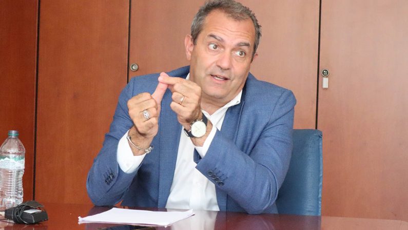 Calabria al voto 2021. A tu per tu con i candidati presidente: Luigi De Magistris