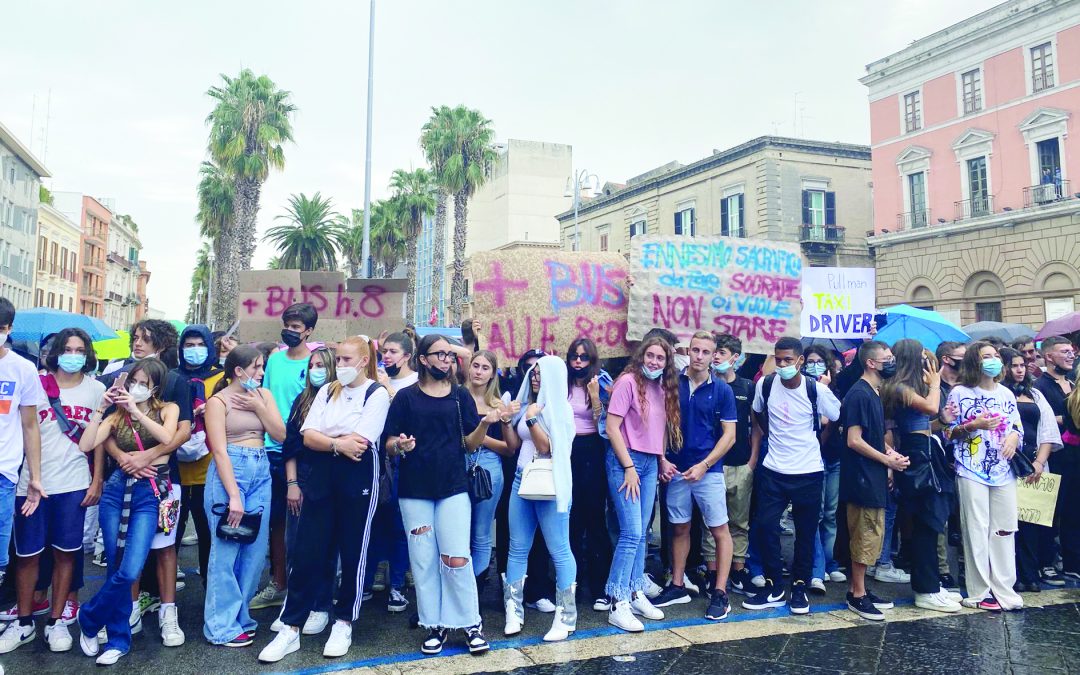 Un momento della recente protesta degli studenti a Bari