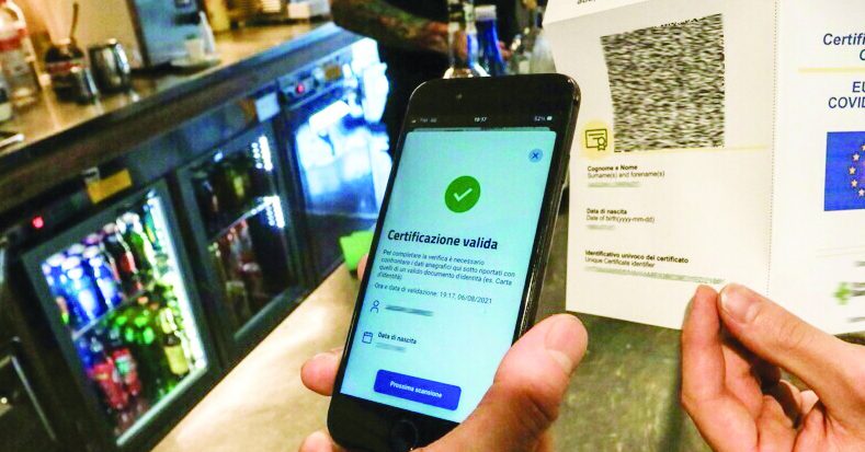 Falsi Green pass in vendita in rete, acquirenti scoperti in tutta Italia