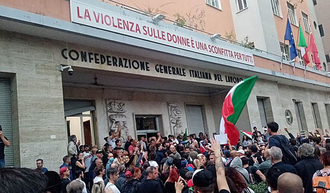 L'assalto alla sede della Cgil a Roma (Foto Ansa)