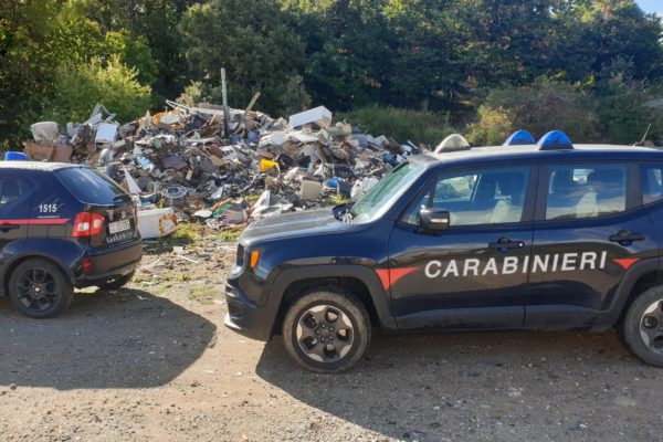 Ambiente: sequestrata discarica abusiva nel Crotonese, denunciato responsabile ufficio tecnico