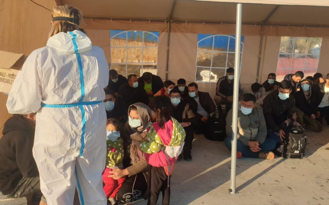 Uno sbarco di migranti a Roccella Ionica