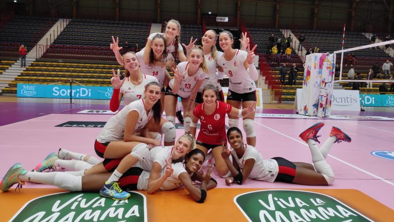 Serie A2: le ragazze del Volley Soverato vincono in tre set in casa della Rizzotti Catania