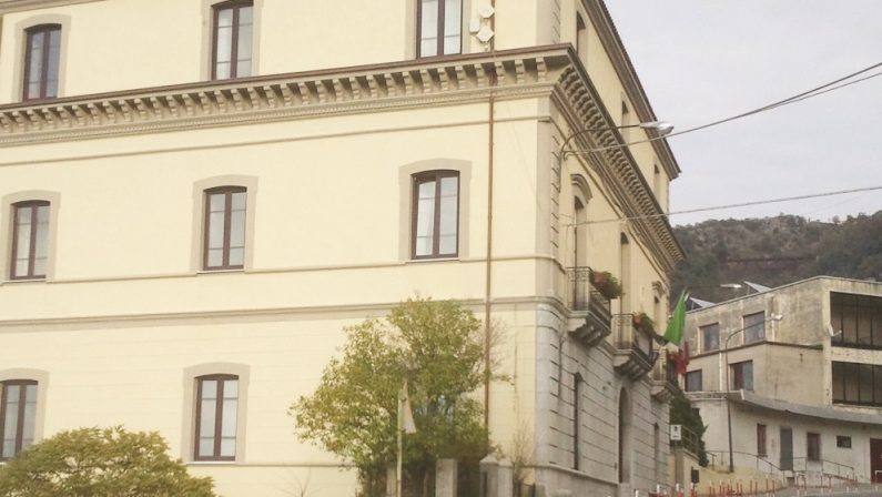 Al Comune di Lauria un portavoce da 30.000 euro l'anno