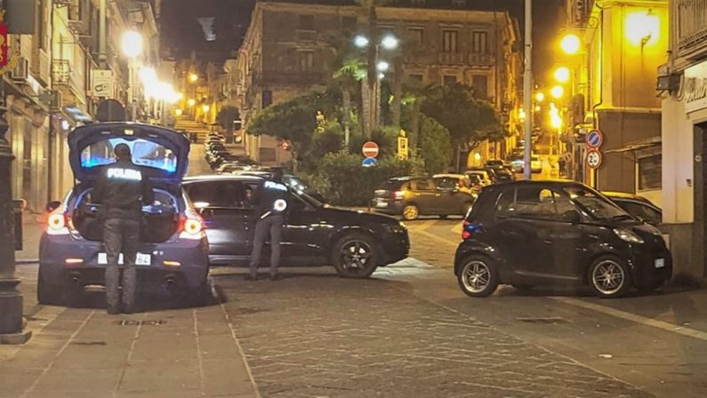 Controlli della polizia a Vibo, rinvenute droga e munizioni