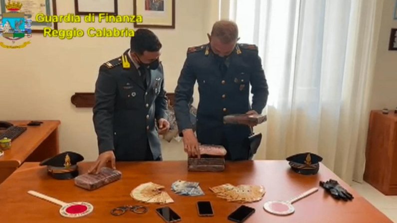 Corriere della Jonica preso con 6 chili di cocaina a Villa San Giovanni