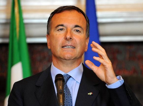 'Ndrangheta: per aggiustare un processo volevano corrompere Frattini. L'intercettazione tra il boss e Pittelli
