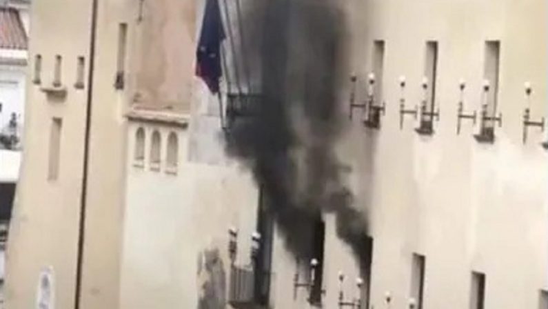 Amalfi: in fiamme l'ufficio anagrafe, salvato l'archivio storico