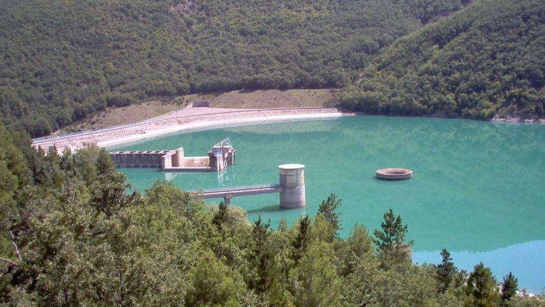 Inquinato l'invaso della Basilicata: acqua non potabile per sostanze pericolose