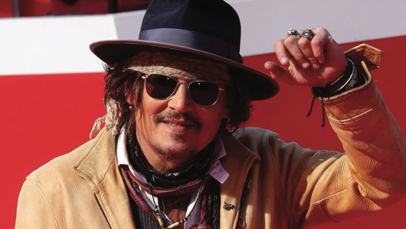 Johnny Depp torna dark