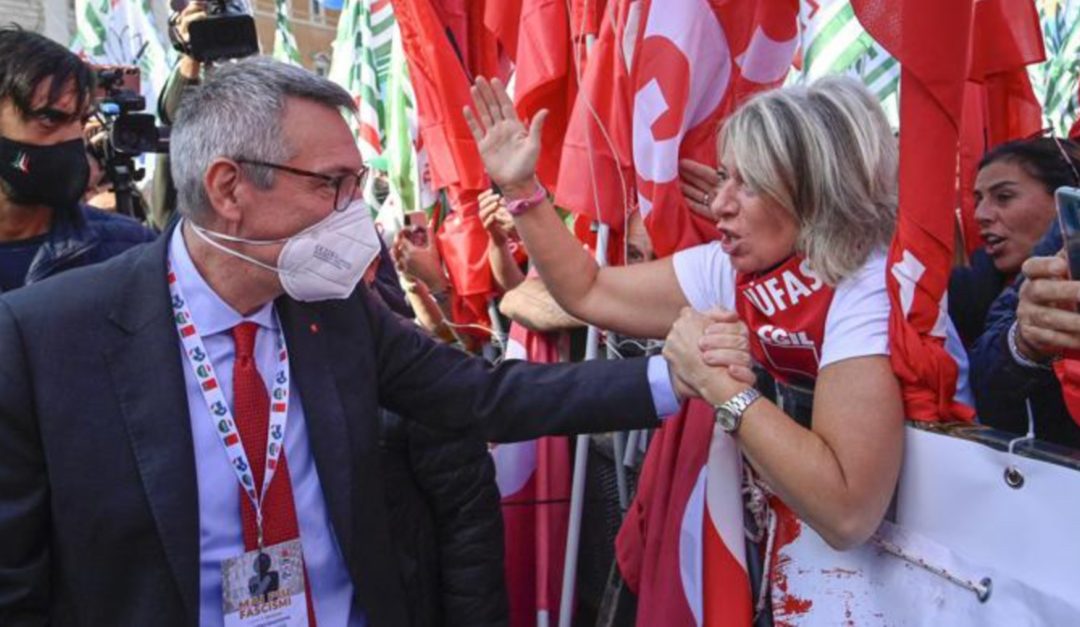 Il leader della Cgil Maurizio Landini alla manifestazione di oggi a Roma